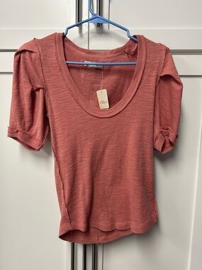 Free people - size XS Women’s Scoop Neck Short Sleeve Top - Dusty Rose